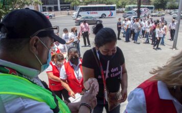 Heineken inicia vacunación a sus empleados y público en general