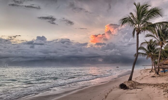 beach-1236581-1000x600