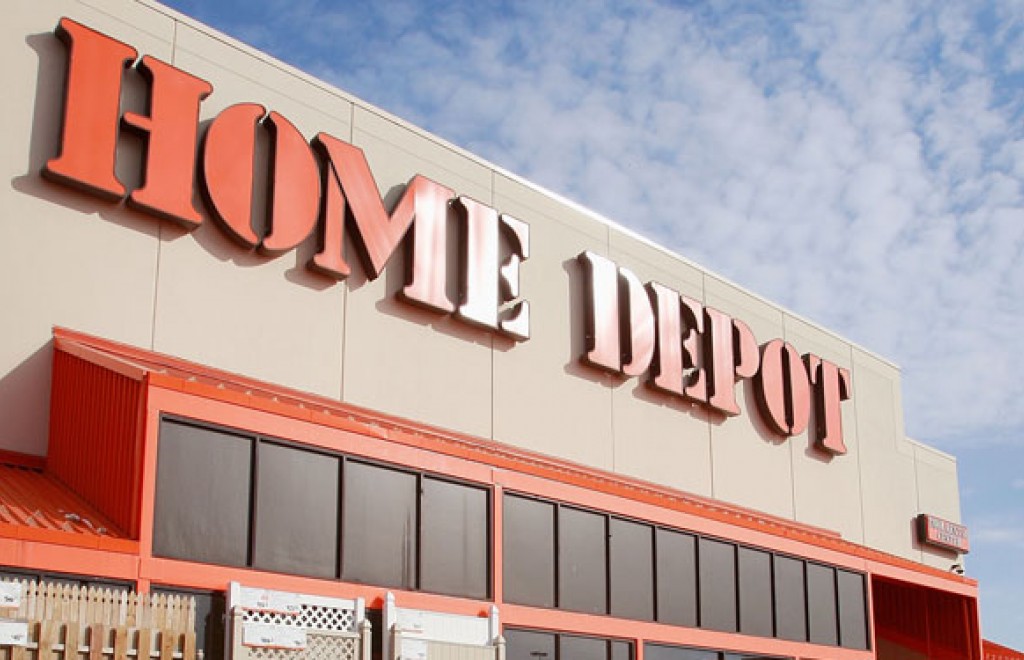 A través del programa Unidos Por Una Misma Causa, The Home Depot en conjunto con sus 28 proveedores, promueve el desarrollo de la vivienda digna en México, donando productos y artículos nuevos de primera calidad para mejorar la vivienda a familias que más lo necesitan.