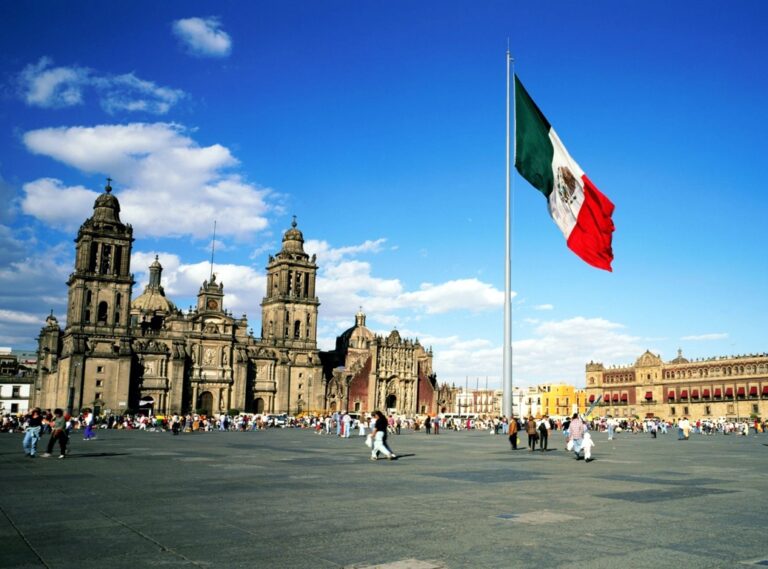 Verano impulsa la economía turística en México: millones de turistas,miles de empleos y gran dinamismo en movilidad y alojamiento