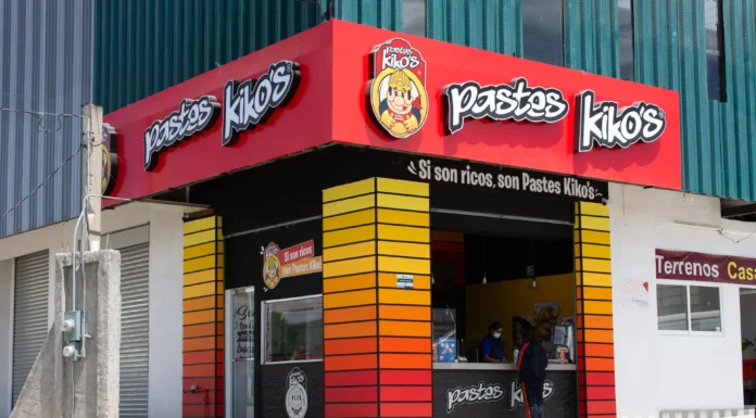 ¿Quién es el dueño de Pastes Kikos y cuál es la historia familiar de la empresa?