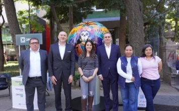 Gayosso presenta «Esfera de la memoria» en la ruta de las empresas
